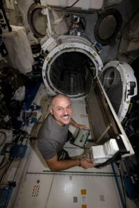 expedition-75-wraps-up-third-august-spacewalk,-preps-for-september-spacewalk