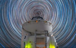 apod:-2026-august-28-–-the-sky-turns-above-paranal