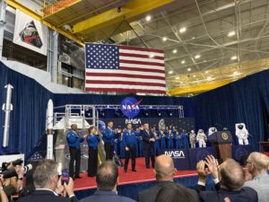 president-honors-nasa’s-artemis-ii-crew-with-highest-us-space-award