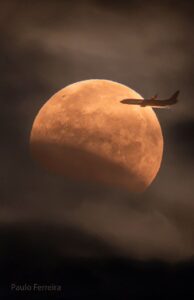 apod:-2026-september-1-–-a-plane-lunar-eclipse