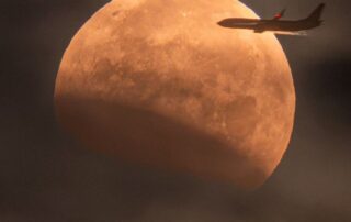 apod:-2026-september-1-–-a-plane-lunar-eclipse