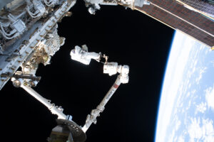 station-crew-cleans-up,-relaxes-after-busy-month-of-spacewalks