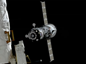 progress-96-cargo-spacecraft-docks-to-station-to-resupply-crew